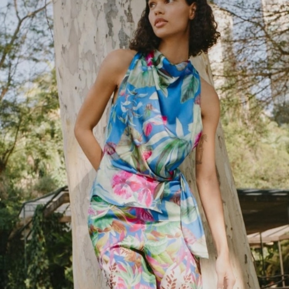 BNWT Zara Blue satin effect tropical Floral print Top medium